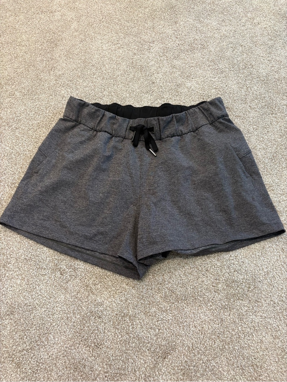 Lululemon On the Fly shorts size 8